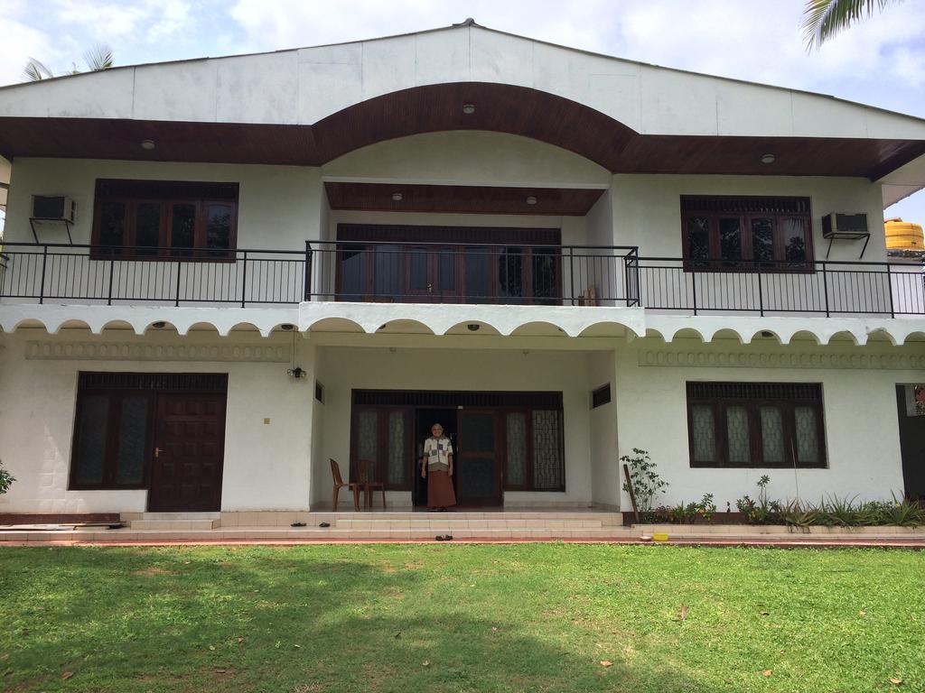 The Pallet House Dehiwala-Mount Lavinia Buitenkant foto